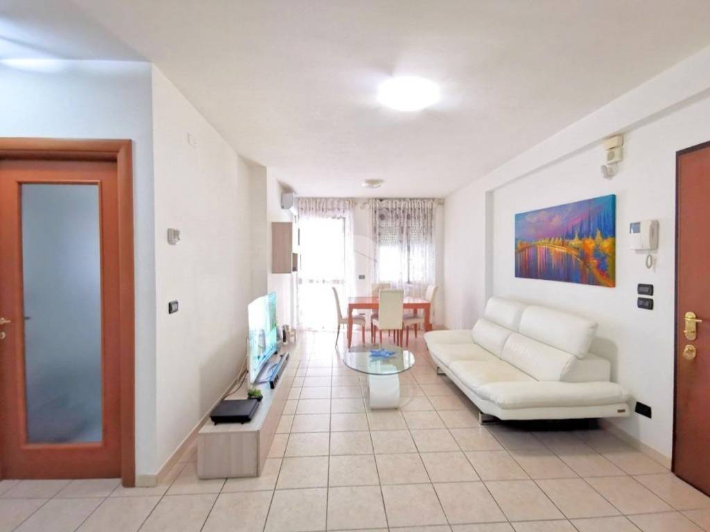 Appartamento a Lucera in Viale Avv. Vincenzo Scarano, 109 - Foto 2