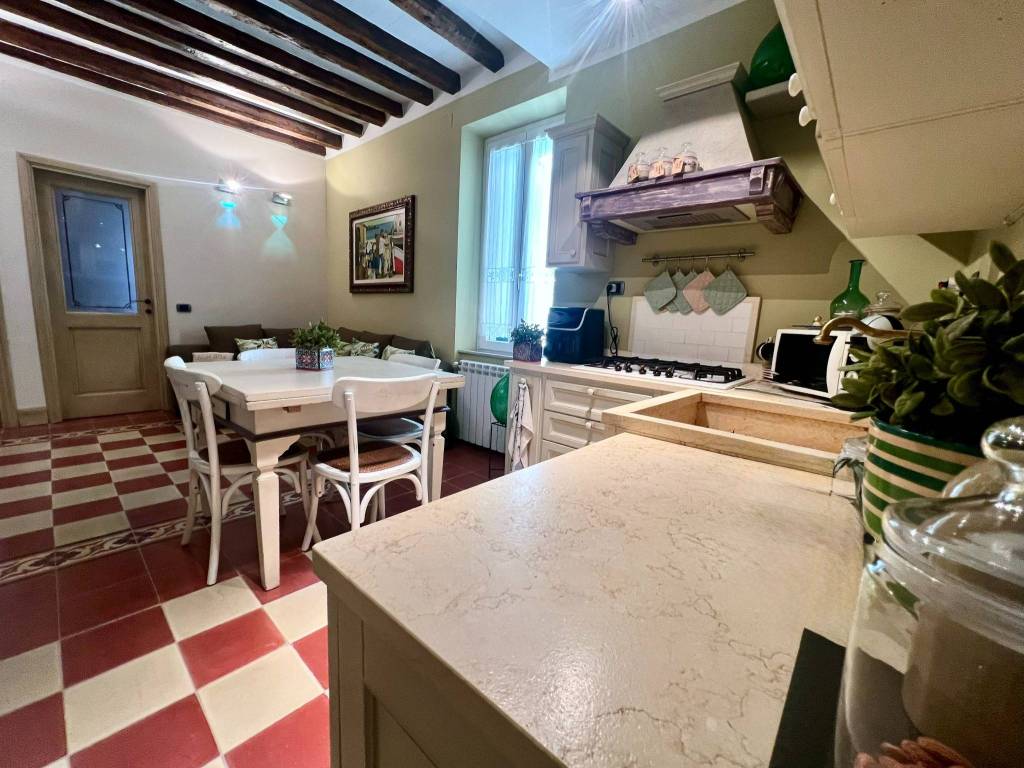 Appartamento a Varazze in Via Dino Campana, 9 - Foto 4