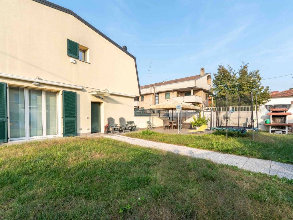 Villetta a schiera a Saronno in Via Campo dei Fiori - Foto 3