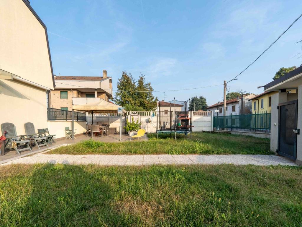 Villetta a schiera a Saronno in Via Campo dei Fiori - Foto 4