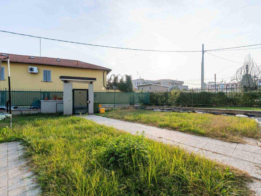Villetta a schiera a Saronno in Via Campo dei Fiori - Foto 5