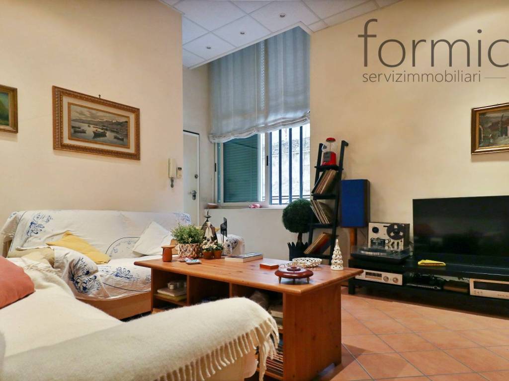 Appartamento a Portici in Via Gaetano Poli - Foto 2