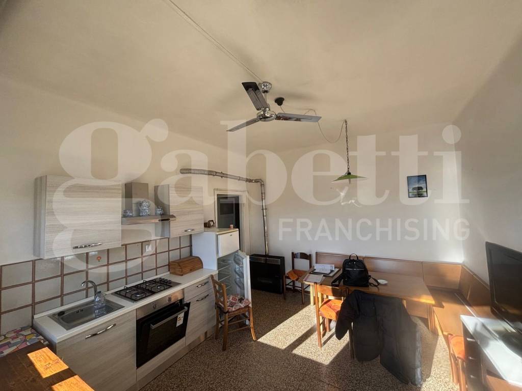 Appartamento a Massa marittima in Via santa Barbara - Foto 2