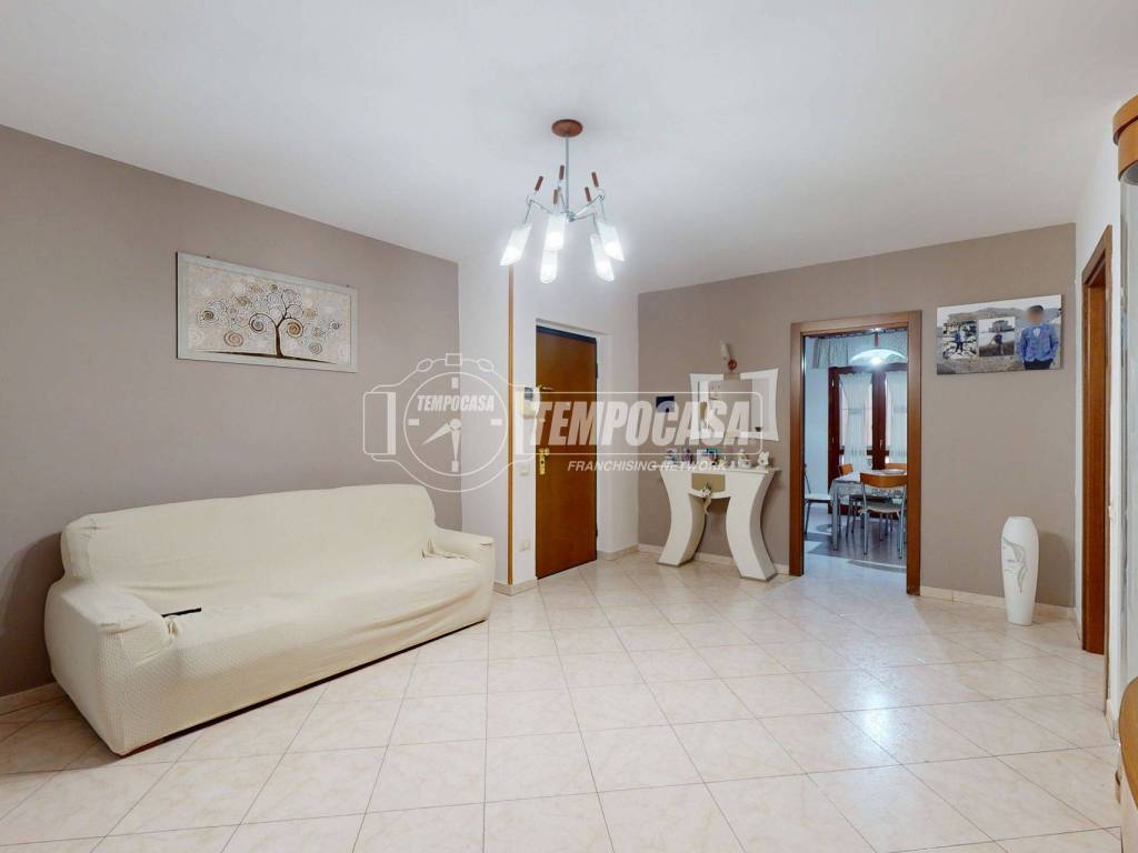 Appartamento a Lusciano in Via Madre Teresa di Calcutta 4 - Foto 2