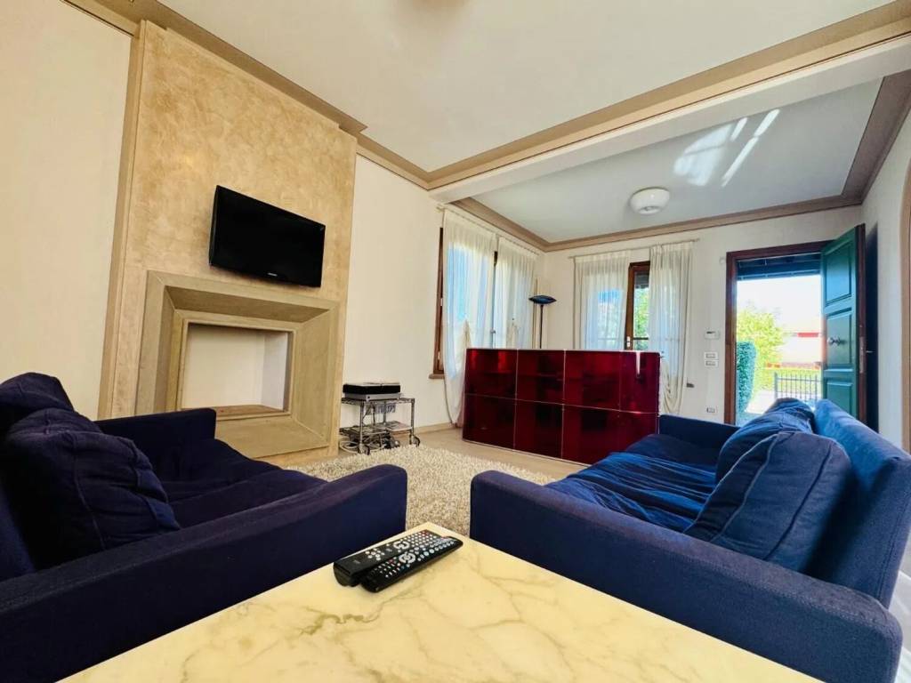 Villa a Pietrasanta in Via Giotto, 27 - Foto 5