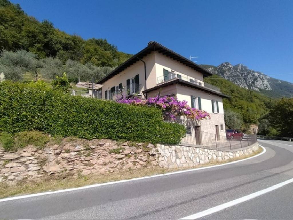Villa a Gargnano in Via Angelo Feltrinelli - Foto 3