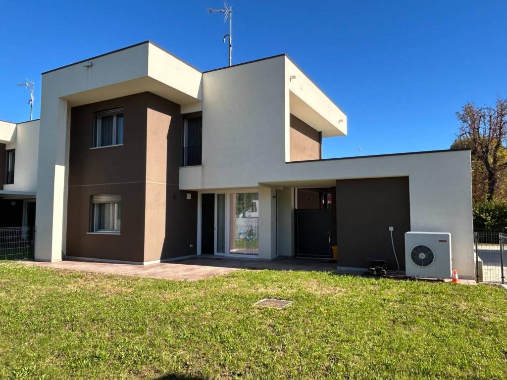 Villa a Mortegliano in Via p.a del Toso, 5 - Foto 2