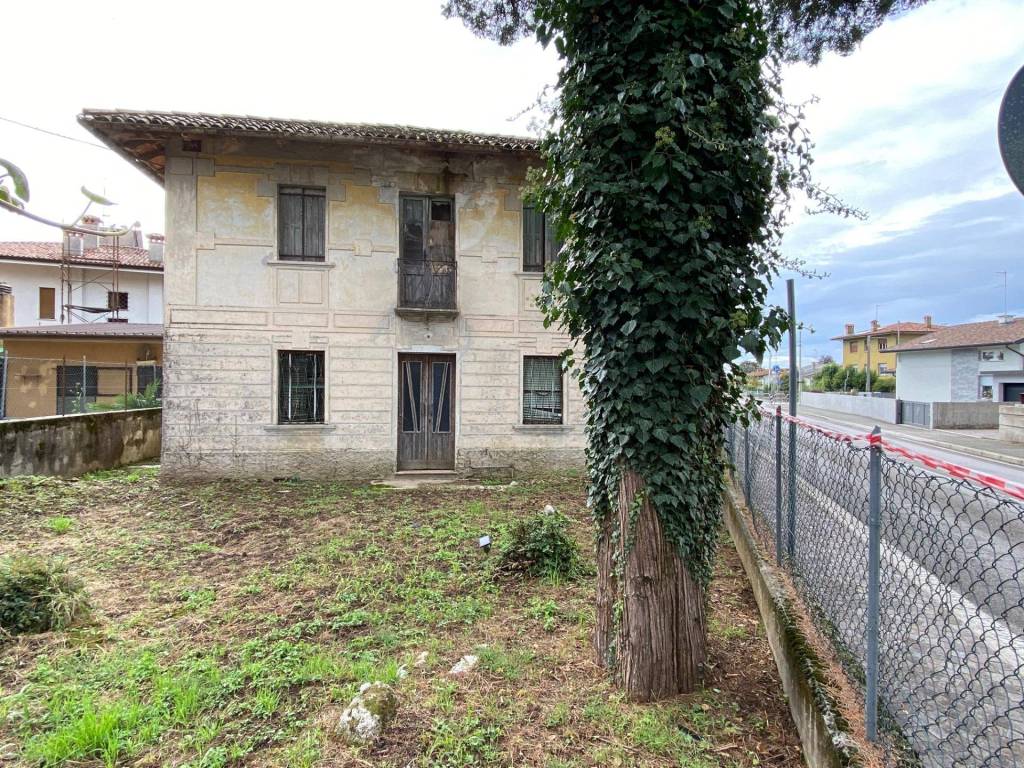 Villa a Tavagnacco in Viale Leonardo Da Vinci, 1 - Foto 2