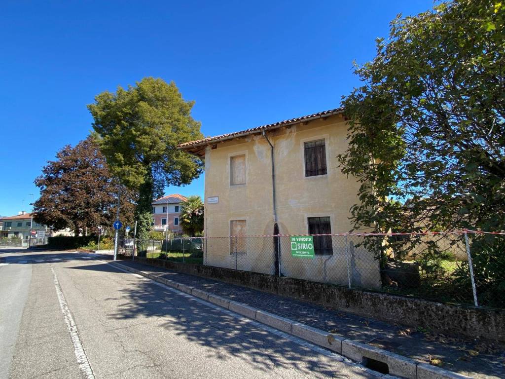 Villa a Tavagnacco in Viale Leonardo Da Vinci, 1 - Foto 3