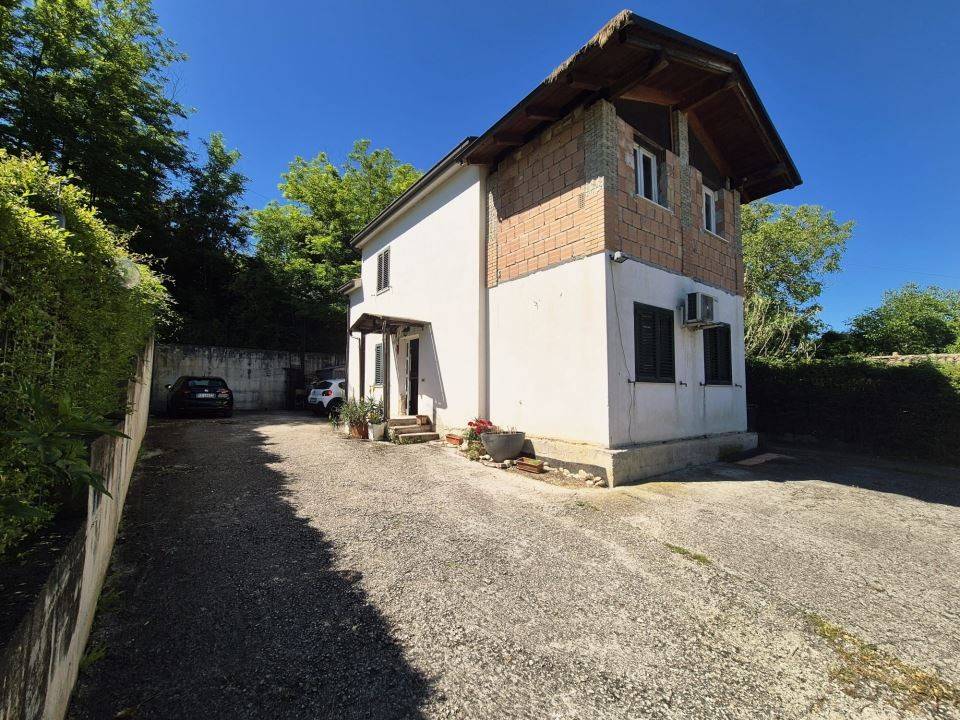 Villa a Manoppello in Via Don Rocco D' Alessandro 14 - Foto 3