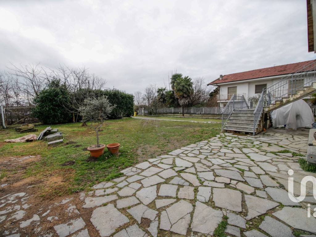 Villa a Leinì in Via Benna, 28 - Foto 4