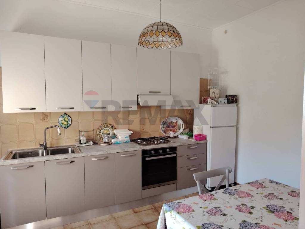 Appartamento a Carbonia in Via Giovanni Maria Angioj, 8 - Foto 2