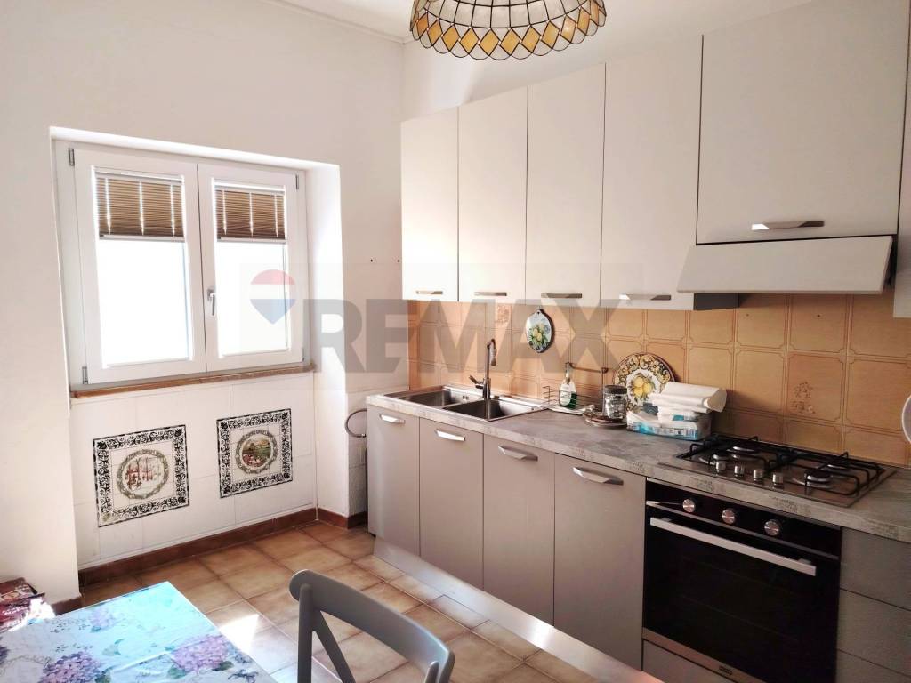 Appartamento a Carbonia in Via Giovanni Maria Angioj, 8 - Foto 3