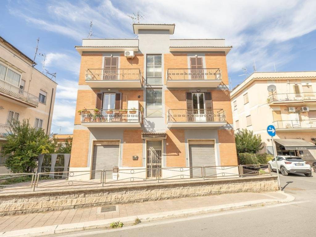 Appartamento a Tivoli in Via di Villa Adriana, 166 - Foto 3