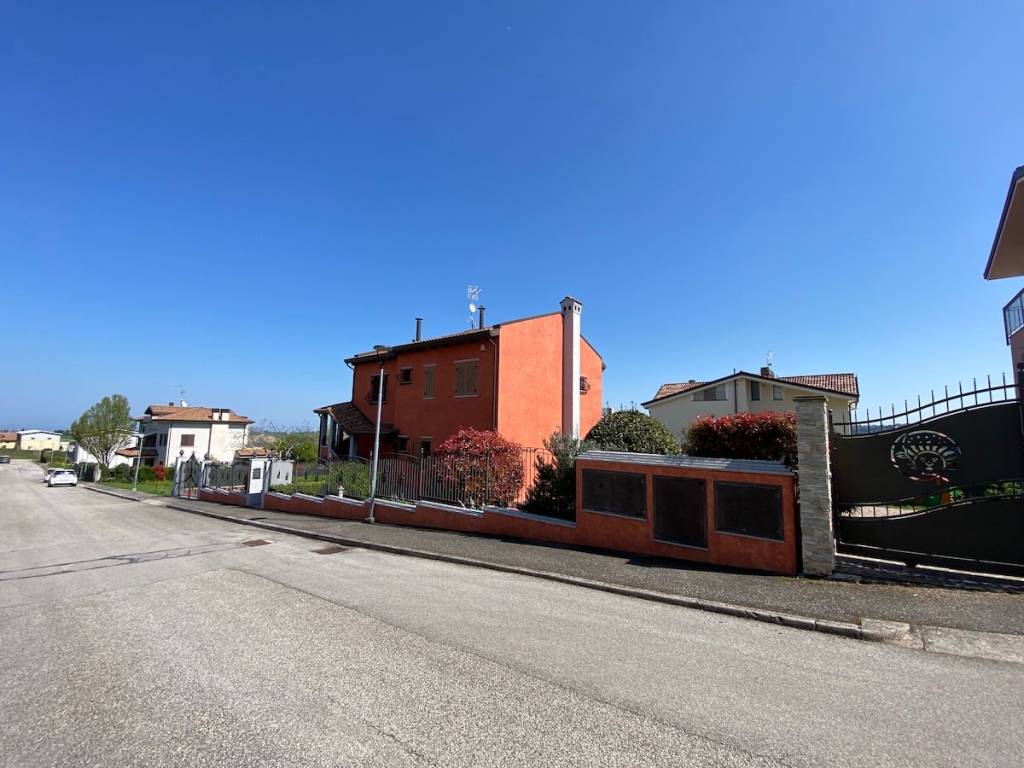 Villa a Coriano in Via Cavallino - Foto 2