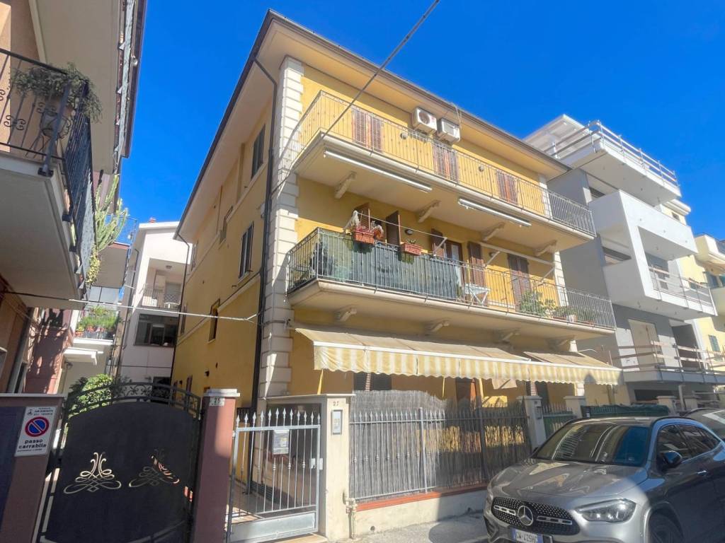 Appartamento a San benedetto del tronto in Viua Ugo Foscolo, 27 - Foto 2