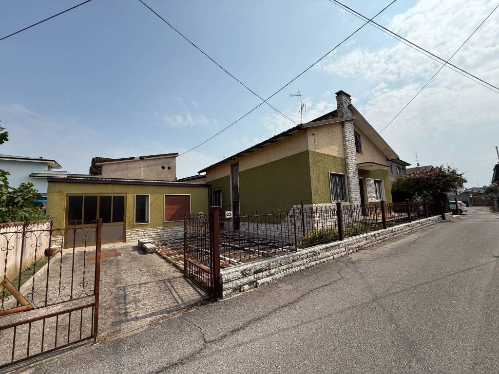 Villa a Ghedi in Via Amerigo Vespucci, 20 - Foto 3