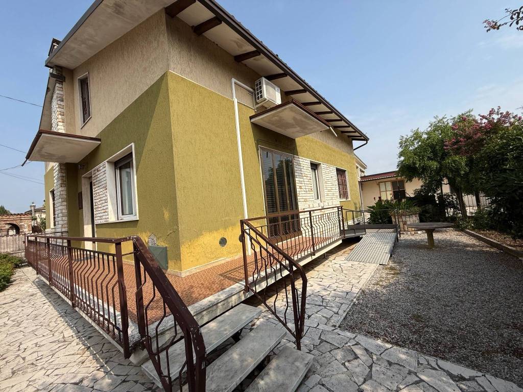 Villa a Ghedi in Via Amerigo Vespucci, 20 - Foto 4