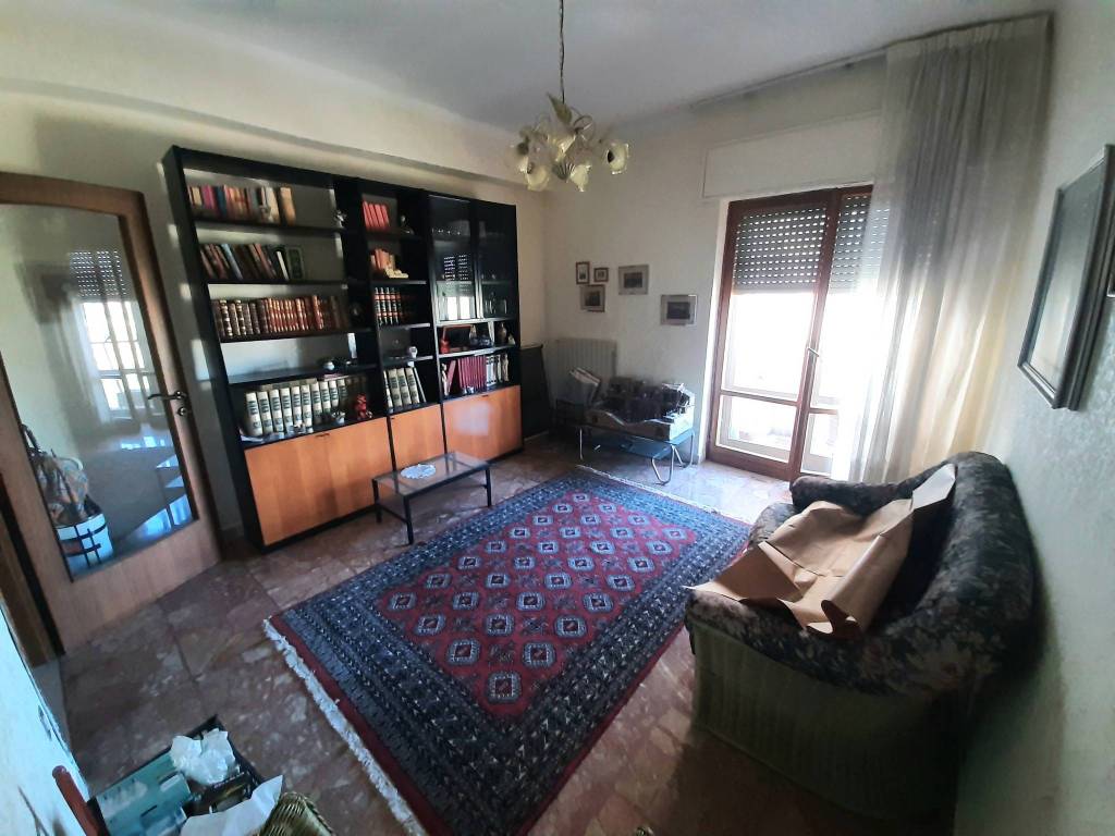 Appartamento a Catanzaro in Viale Vincenzo De Filippis - Foto 3