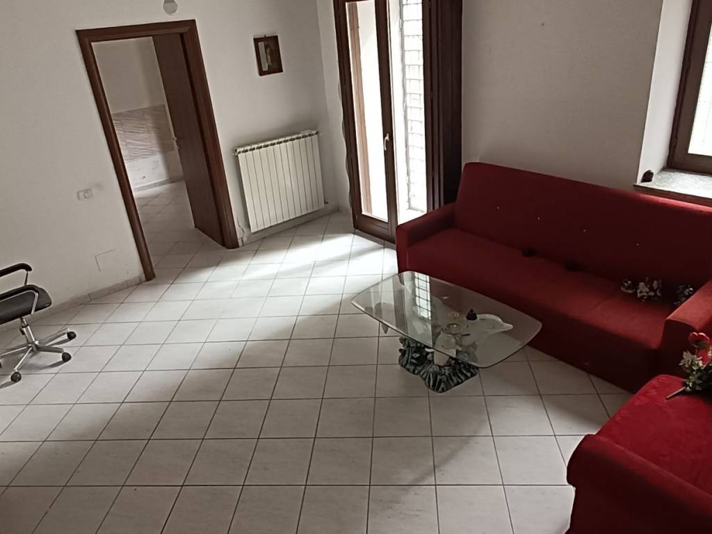 Appartamento a Borgomanero in Via Caneto - Foto 3