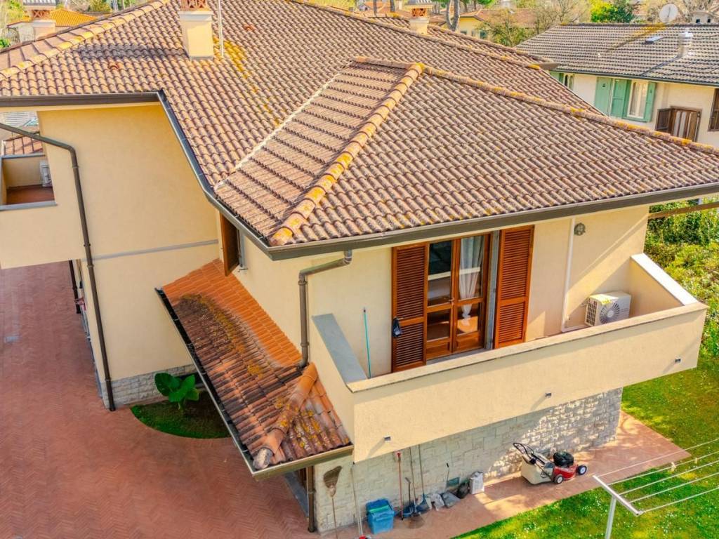 Villa a Forte dei marmi in Via Duca degli Abruzzi - Foto 2