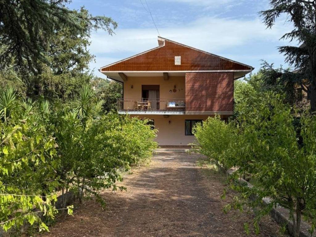 Villa a Ragalna in Via Dottore Giuffrida, 32 - Foto 2