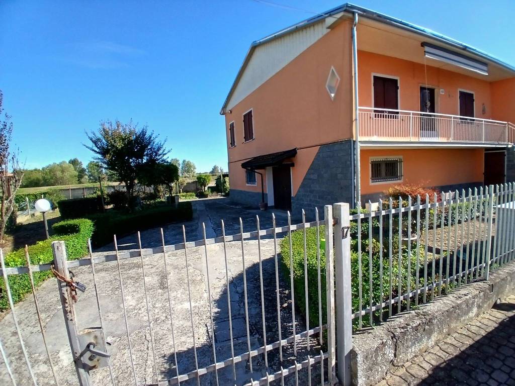 Villa a Piacenza in Strada del Voltone Decca di Roncaglia - Foto 2