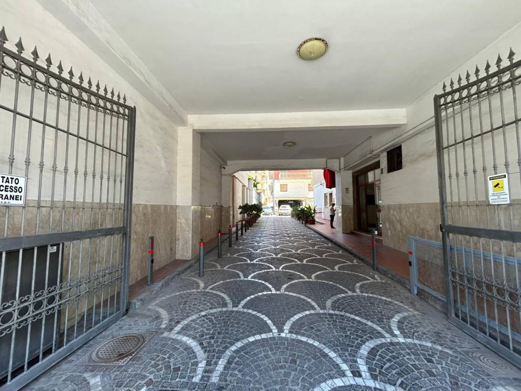 Appartamento a Portici in Corso Giuseppe Garibaldi, 168 - Foto 3