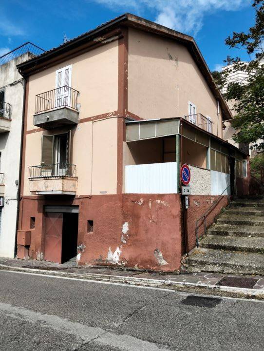 Casa indipendente a Pescosansonesco in VIA SAN ROCCO 46 - Foto 2