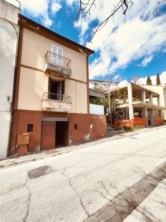 Casa indipendente a Pescosansonesco in VIA SAN ROCCO 46 - Foto 3