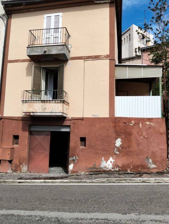 Casa indipendente a Pescosansonesco in VIA SAN ROCCO 46 - Foto 4