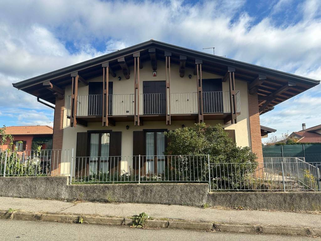 Villa a Lurate caccivio in via Barozzo - Foto 3