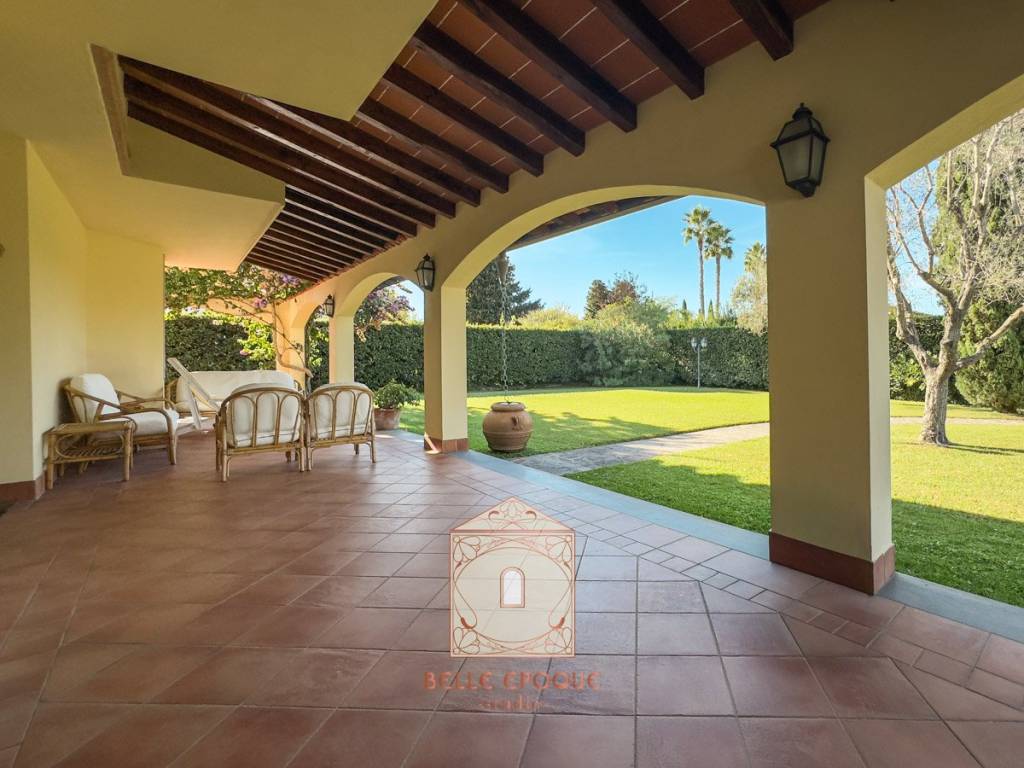 Villa a Forte dei marmi in Via Francesco Carrara - Foto 4