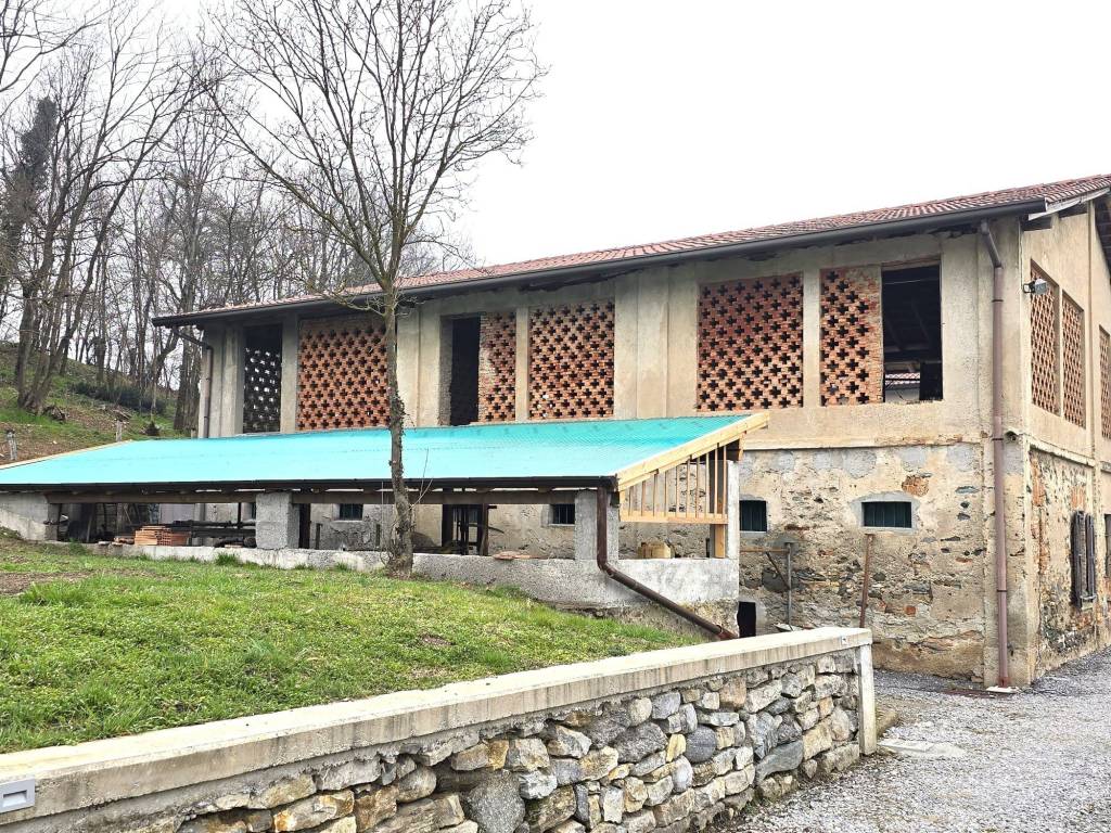 Rustico / casale a Merone in Via C. Battisti, 4 - Foto 4