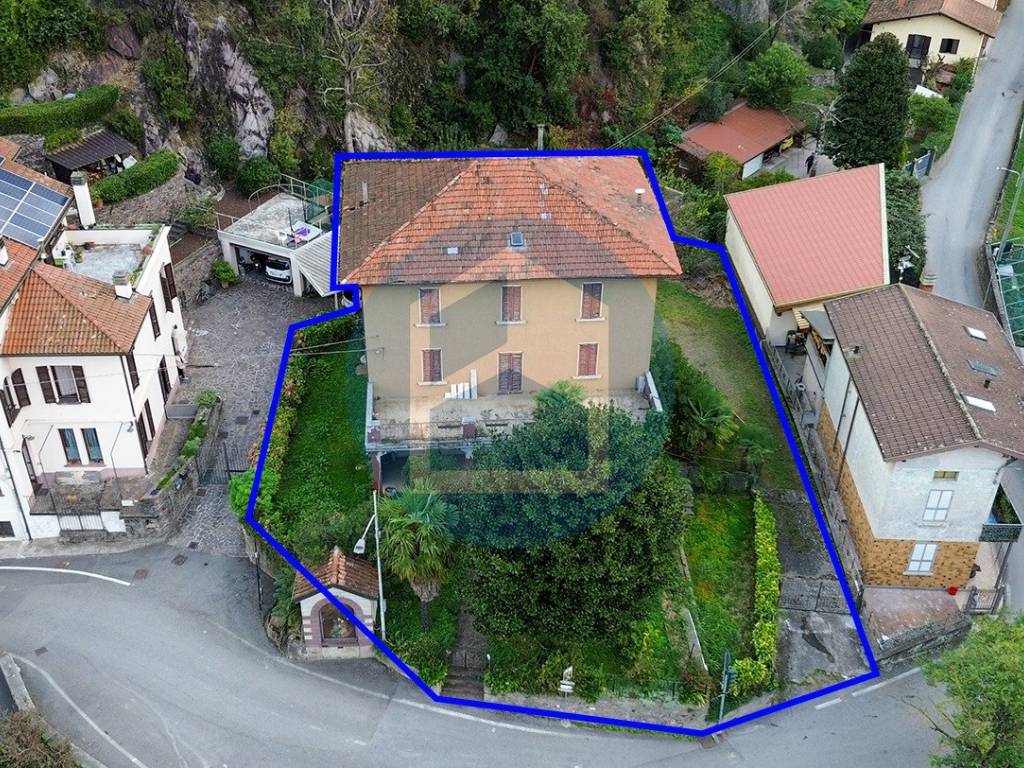 Villa a Darfo boario terme in Via Attola, 1 - Foto 2
