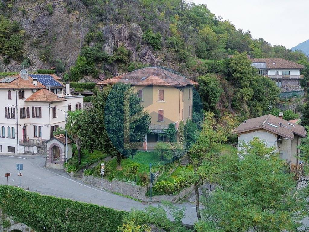 Villa a Darfo boario terme in Via Attola, 1 - Foto 3