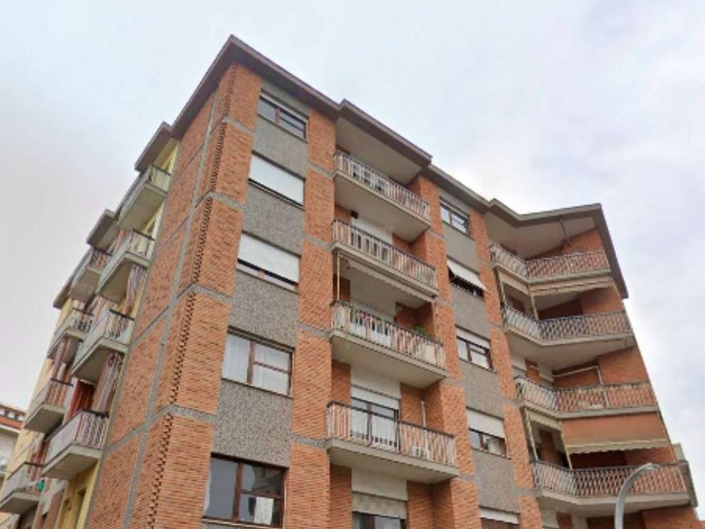 Appartamento a Asti in Largo Martiri della Liberazione - Foto 2