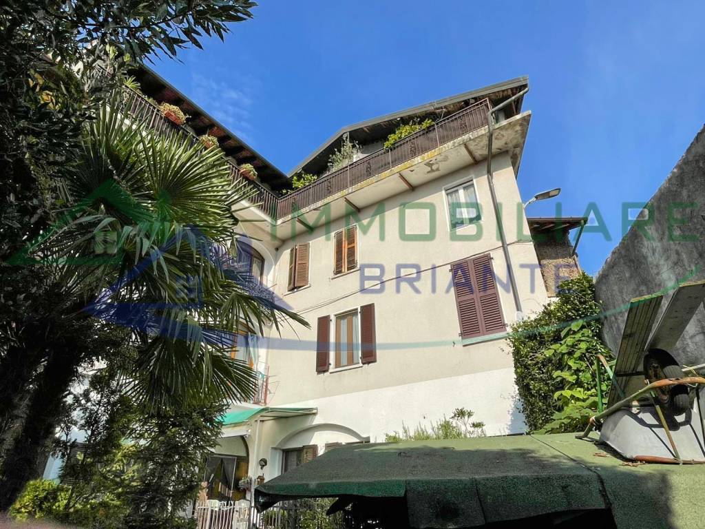 Appartamento a Cuveglio in Via 24 Maggio - Foto 2