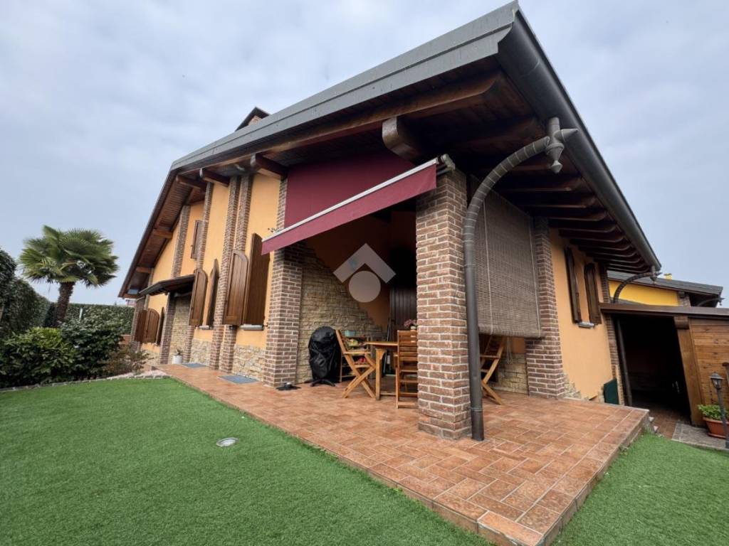 Villa a Cameri in Via Marè, 77 - Foto 2