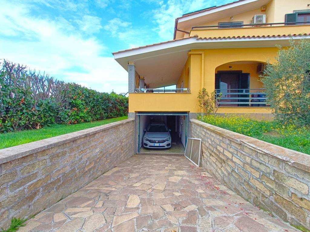Villa a Aprilia in Via Vulcano, 22 - Foto 5