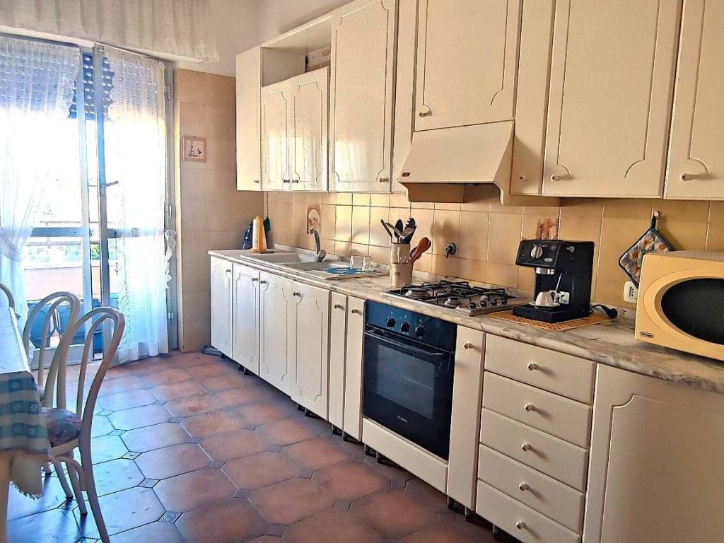 Appartamento a Vado ligure in Via V Emanuele II, 1 - Foto 5
