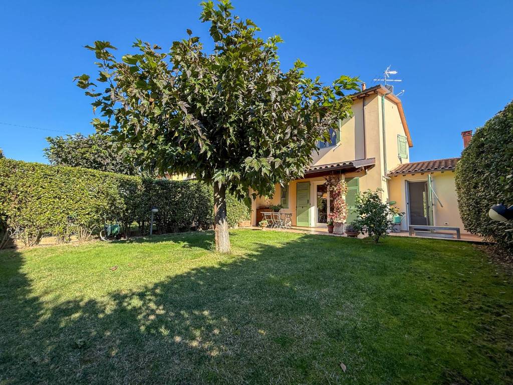 Villa a Lucca in Via della Maulina, 850 - Foto 2