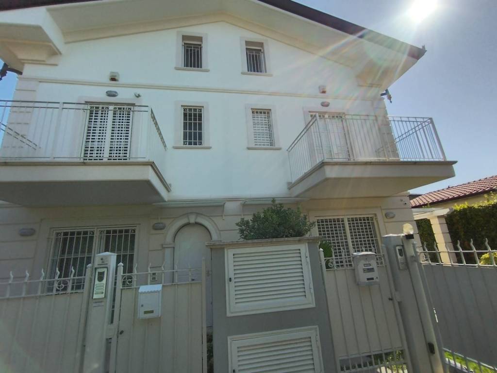 Villa a Forte dei marmi in Via Giovanni Agnelli, 67 - Foto 4