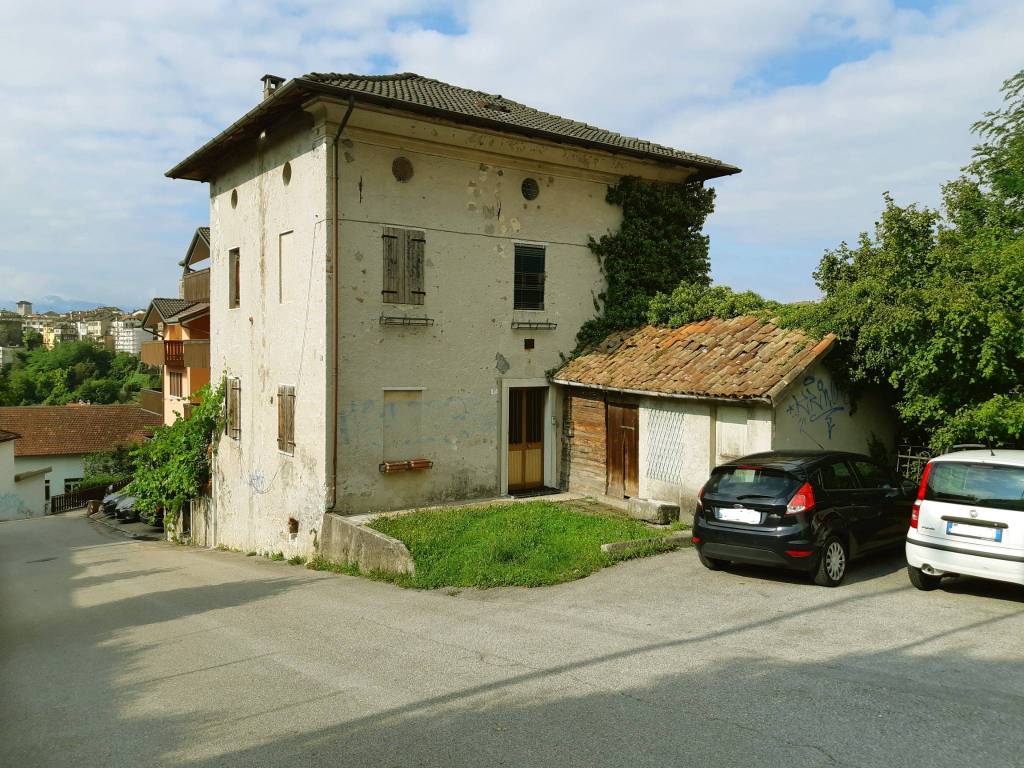 Villa a Belluno in Via Sant'Antonio, 27 - Foto 2