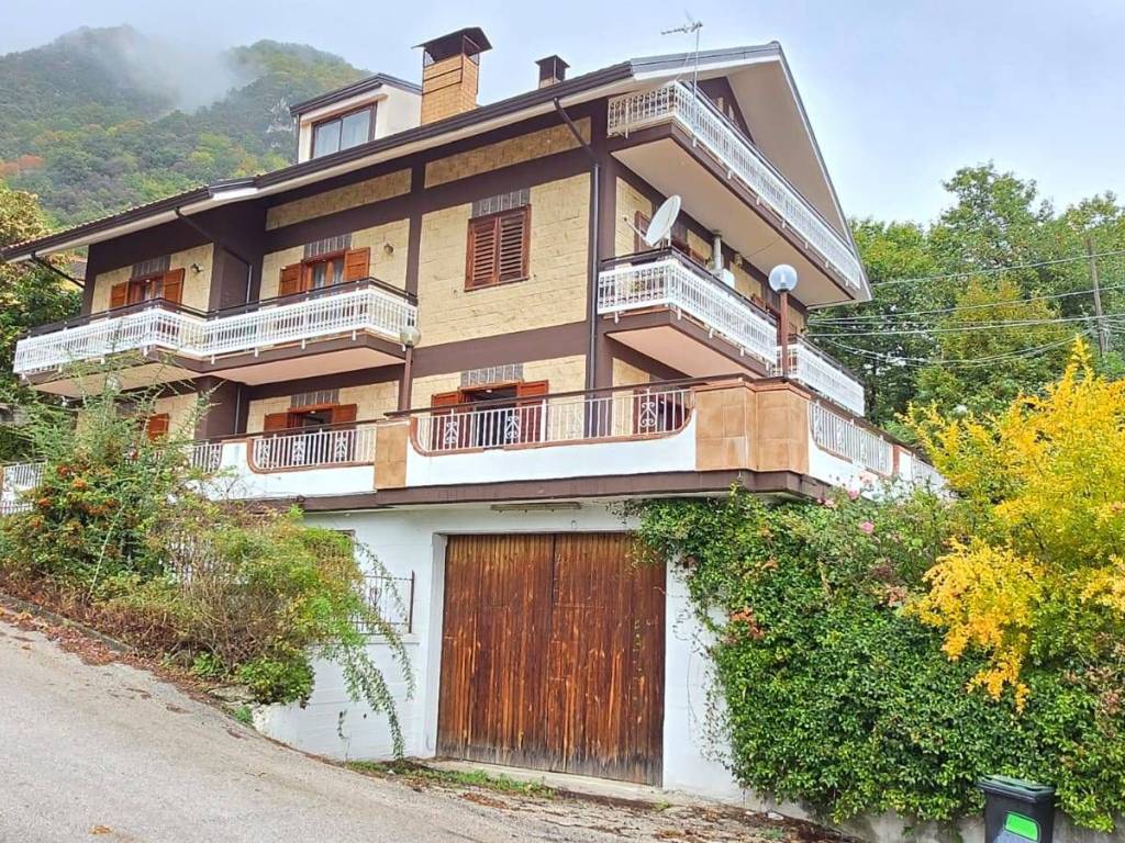 Villa a Ospedaletto d'alpinolo in Via Montevergine - Foto 2