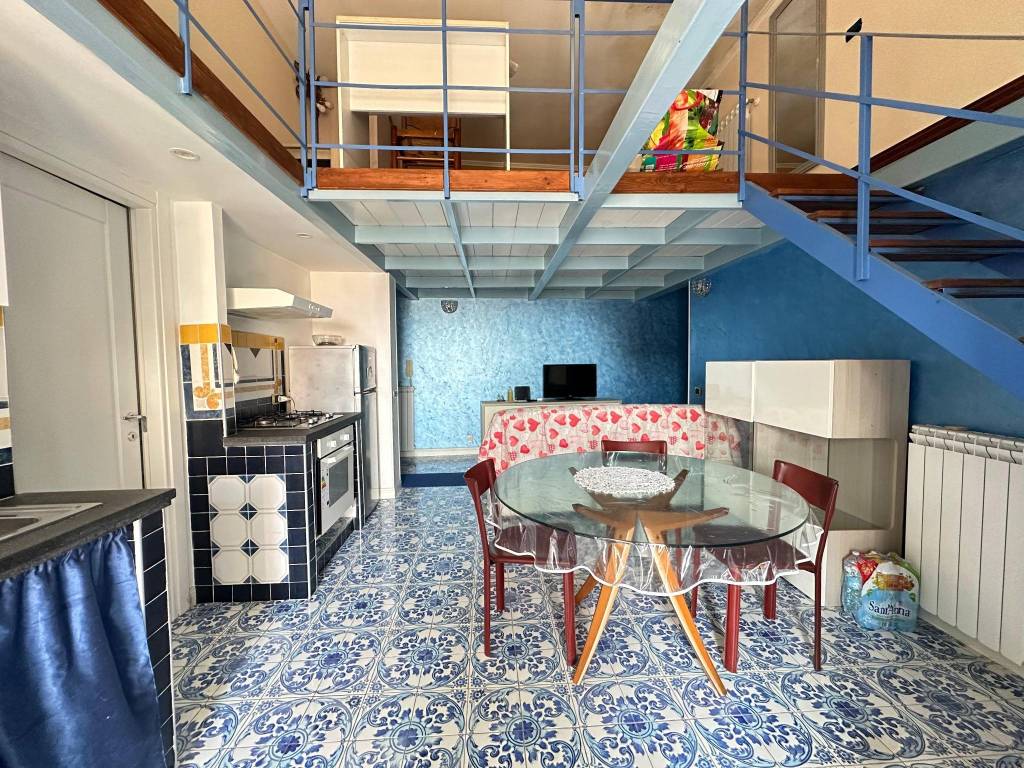 Appartamento a Napoli in Via Santa Maria delle Grazie a Loreto, 23 - Foto 2