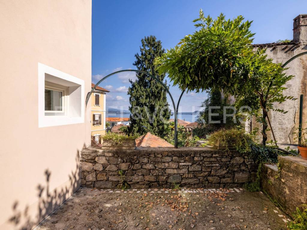 Villa a Belgirate in Via G. A. Conelli - Foto 2