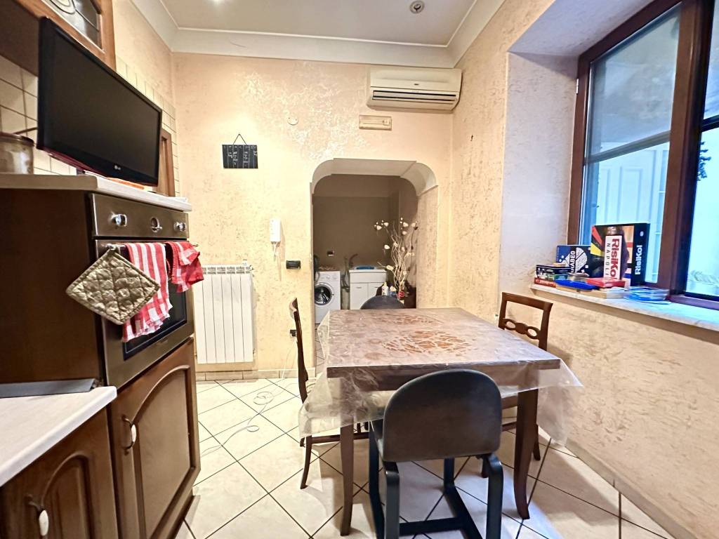 Appartamento a Napoli in Via Sant'Agostino alla Zecca, 23 - Foto 3