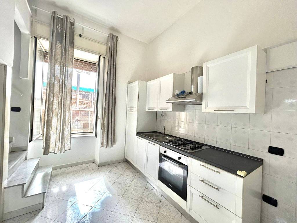 Appartamento a Napoli in Via Porta di Massa, 26 - Foto 5