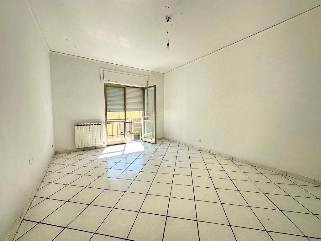 Appartamento a Napoli in Via Enrico Cosenz, 26 - Foto 4
